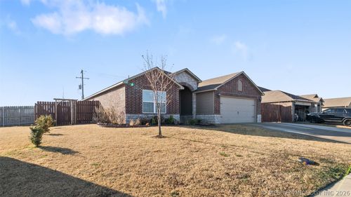 1203 W Missouri Ave, Claremore, OK, 74019-3774 | Card Image