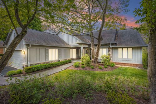 4921 Fairway Ridge Cir, West Bloomfield, MI, 48323-3321 | Card Image