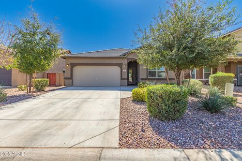 303 W Mammoth Cave Dr, San Tan Valley, AZ, 85140-7270 | Card Image