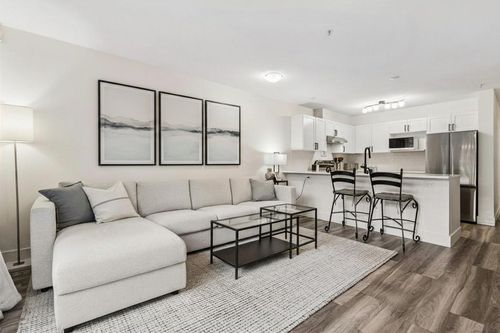 102-365 E 1st St, North Vancouver, BC, V7L4W5 | Card Image