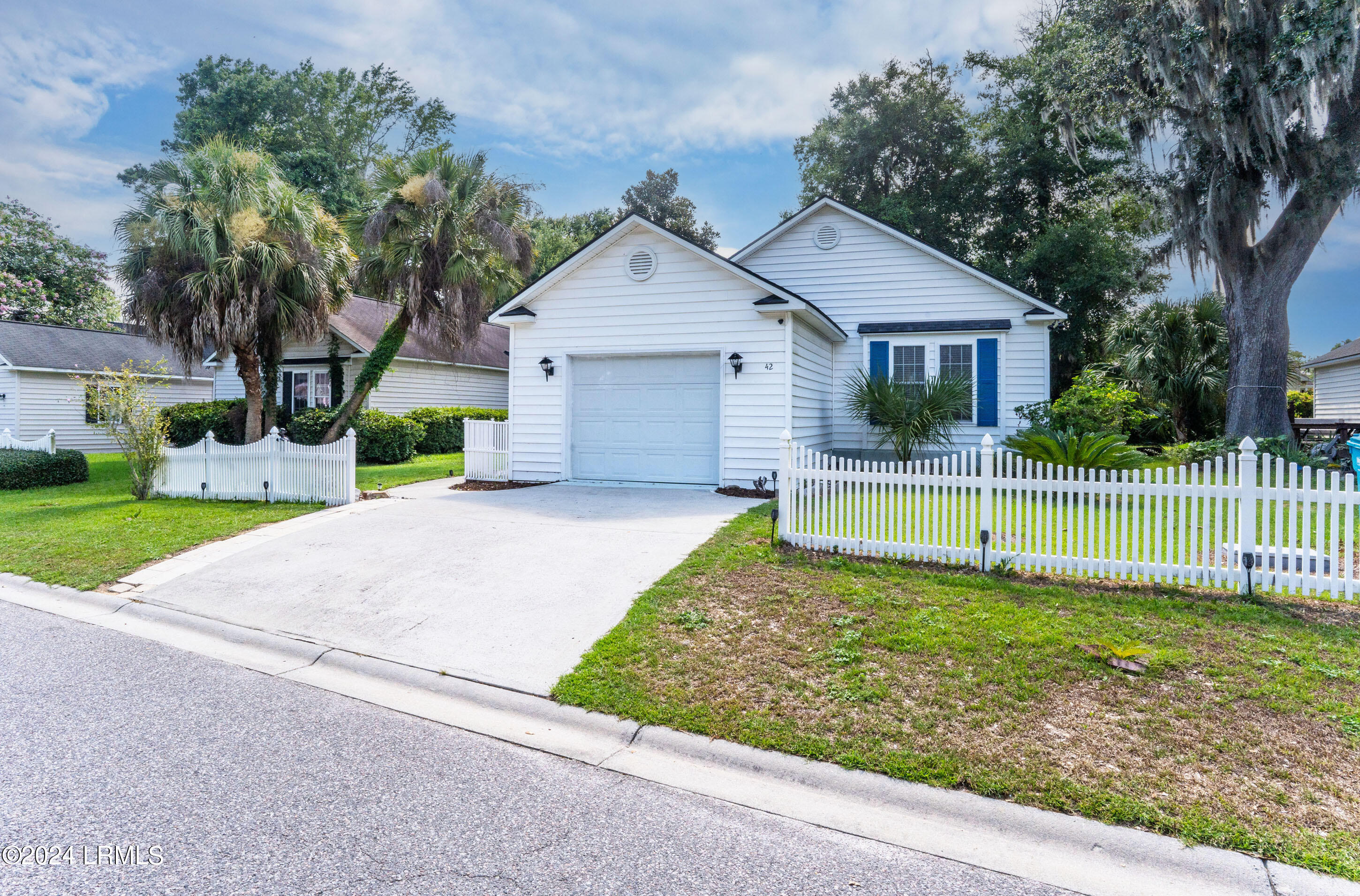 White Pond Blvd, Beaufort, SC 29902