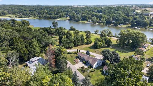 2012 Parkside Dr, JANESVILLE, WI, 53548-6613 | Card Image