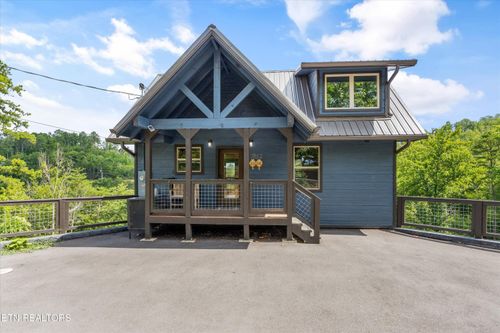 1862 Blue Tick Way, Sevierville, TN, 37876-8804 | Card Image