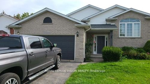 8001 Woodsview Cres, Niagara Falls, ON, L2H3E9 | Card Image