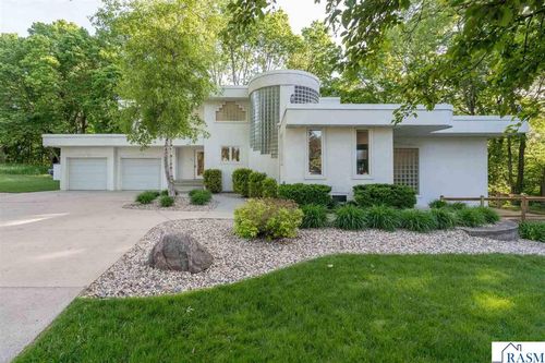 317 Meadow Woods Dr, Mankato, MN, 56001-8960 | Card Image