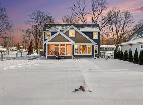 201 Wildwood Beach Rd, Quincy, MI, 49082-9593 | Card Image