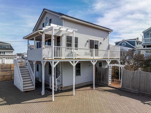 9 Robert Ln, Wells, ME, 04090-4369 | Card Image
