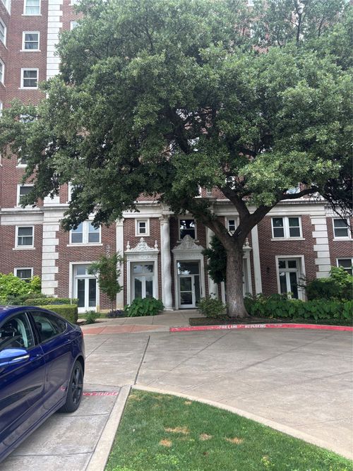 404-329 E Colorado Blvd, Dallas, TX, 75203-1257 | Card Image