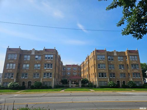 apt-26-1620 18th Ave, Rock Island, IL, 61201-4374 | Card Image