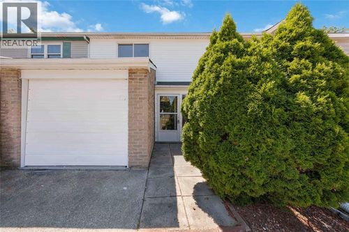 307 Somerset Crescent, Sarnia, ON, N7S4E8 | Card Image