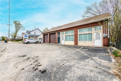 963 Victory Hwy, Mapleville, RI, 02839-1180 | Card Image