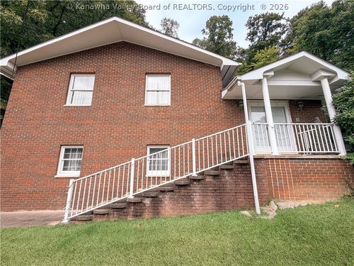 212 Hillcrest Dr, Logan, WV, 25601-3015 | Card Image