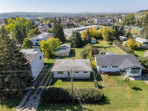 217 Ross Ave, Cochrane, AB, T4C1C9 | Card Image