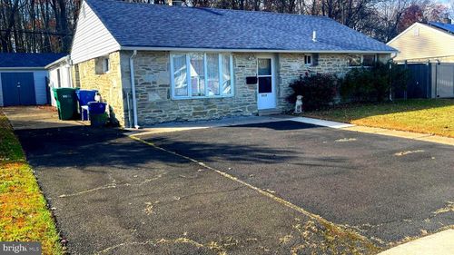 2519 Woodlawn Dr, BRISTOL, PA, 19007-2033 | Card Image