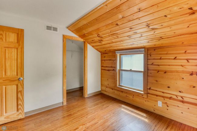 Upstairs unit bedroom2_2.JPG | Image 16