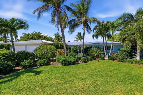 520 72nd St, HOLMES BEACH, FL, 34217-1107 | Card Image