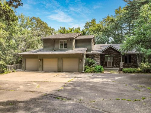 5163 Shellamie Dr, Eau Claire, WI, 54701-8730 | Card Image