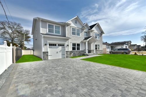 1922 Horatio Ave, Merrick, NY, 11566-2604 | Card Image