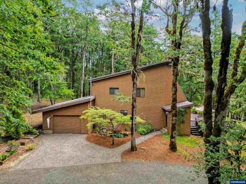 375 Pioneer Rd, Dallas, OR, 97338-9690 | Card Image