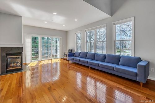 1200 Half Moon Bay Dr, Croton On Hudson, NY, 10520-3106 | Card Image