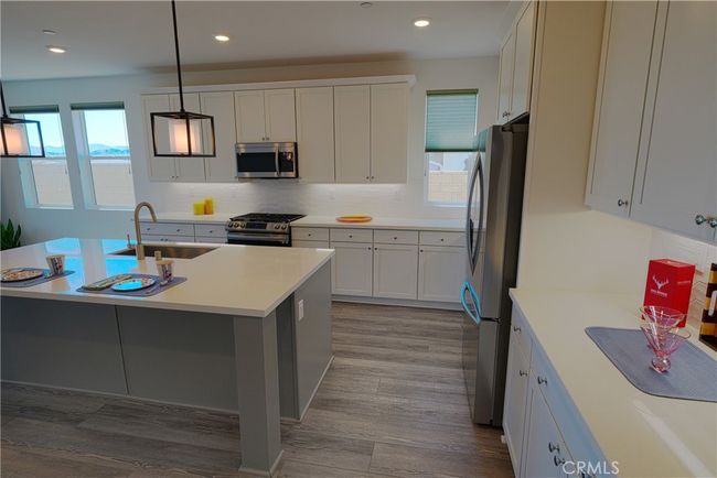 28706 Wildflower Ter, House other with 3 bedrooms, 3 bathrooms and 3 parking in Castaic CA | Image 6