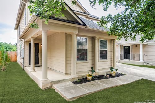 133 Hampton Run W, Boerne, TX, 78006-5654 | Card Image