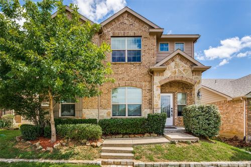 9024 Sundance Trl, Cross Roads, TX, 76227-2315 | Card Image