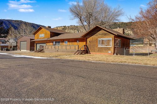 825 Cleveland St, Meeker, CO, 81641-3255 | Card Image