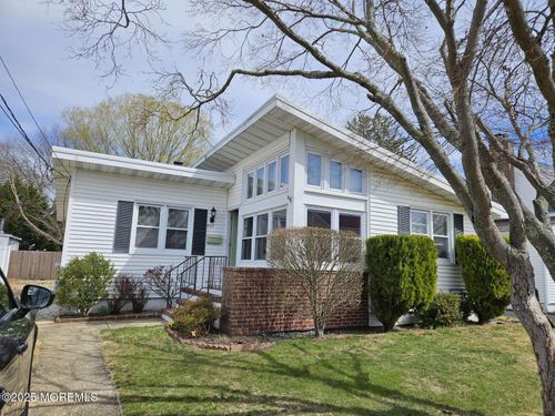 827 Rosewood Ave, Point Pleasant Boro, NJ, 08742-2950 | Card Image
