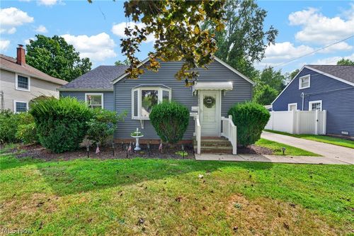 24301 Smith Avenue, Westlake, OH, 44145 | Card Image