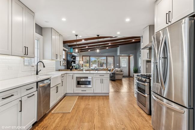 786 S Swain Ave, House other with 3 bedrooms, 2 bathrooms and 2 parking in Elmhurst IL | Image 5