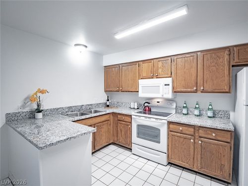 2-825 Hedge Way, Las Vegas, NV, 89110-2156 | Card Image