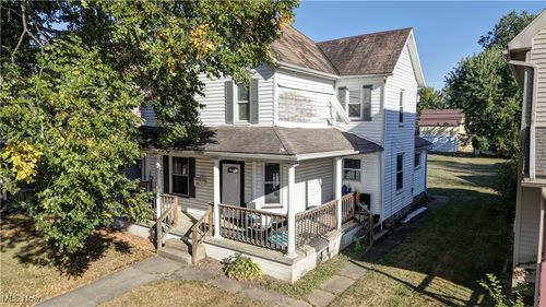 442 E 4th St, Dover, OH, 44622-1847 | Card Image