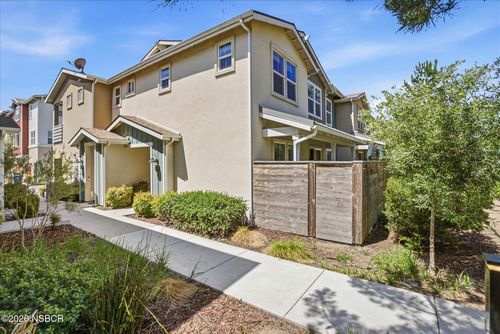 233 Deming Way, Buellton, CA, 93427-9692 | Card Image