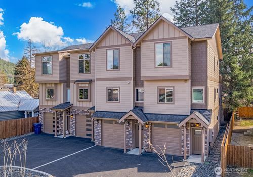 119 Stafford St, Leavenworth, WA, 98826-1040 | Card Image