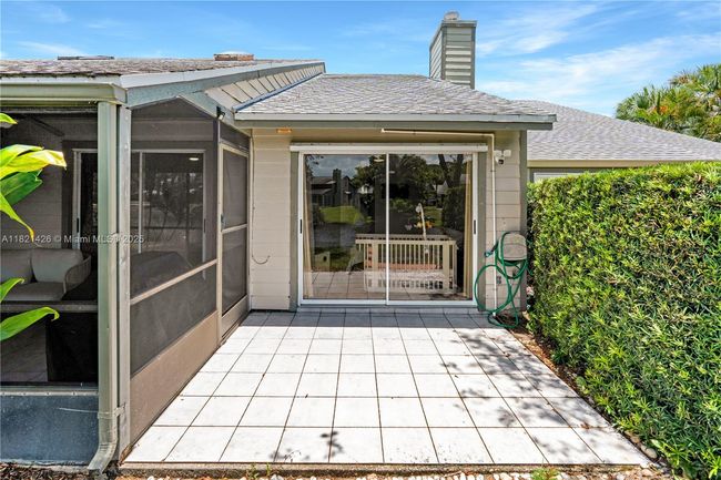 894 Ne Sandalwood Pl, Townhouse with 3 bedrooms, 3 bathrooms and null parking in Jensen Beach FL | Image 34