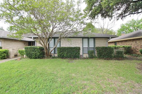 145 Shadybrook Dr, Desoto, TX, 75115-3028 | Card Image