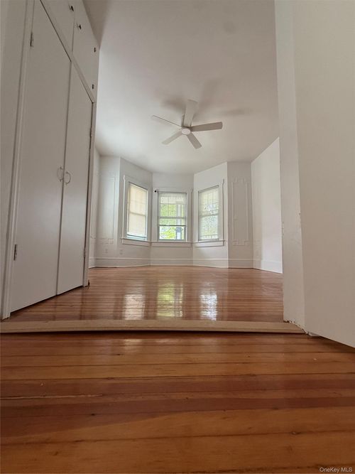 89 Joline Ave, Staten Island, NY, 10307-2060 | Card Image