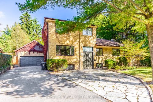 79 Larkfield Dr, North York, ON, M3B2H5 | Card Image