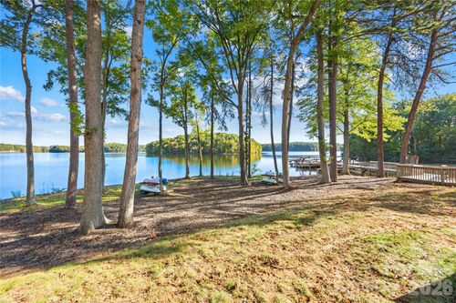 22-915 Northeast Dr, Davidson, NC, 28036-7408 | Card Image