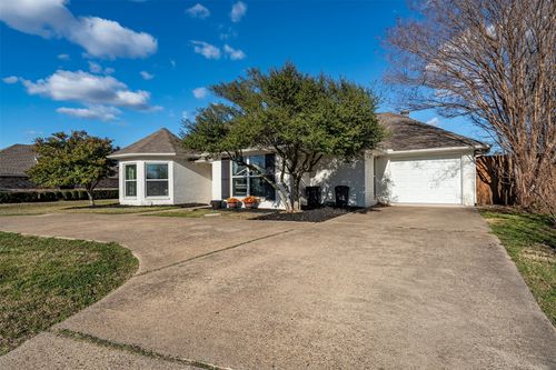 300 Rash Ln, Terrell, TX, 75160-1418 | Card Image