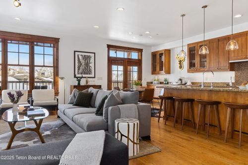 241-524 Lower Snow King Loop, Jackson, WY, 83001-8128 | Card Image