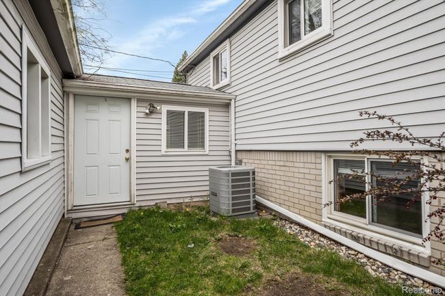 31209 Blair Dr, House other with 3 bedrooms, 2 bathrooms and null parking in Warren MI | Image 21