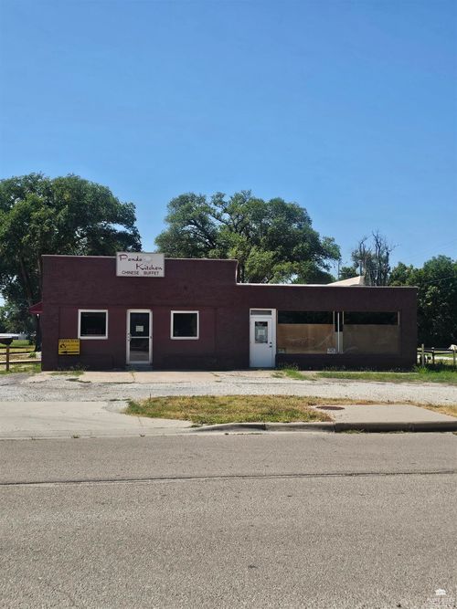 201 W Trapp St, Herington, KS, 67449-2822 | Card Image