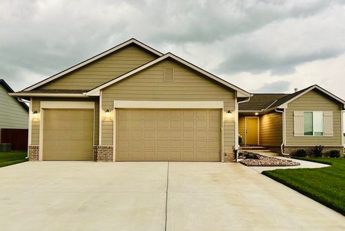 4560 N Atherton St, Maize, KS, 67101-9040 | Card Image