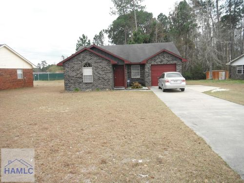 1402 Desert Storm Dr, Hinesville, GA, 31313-9180 | Card Image