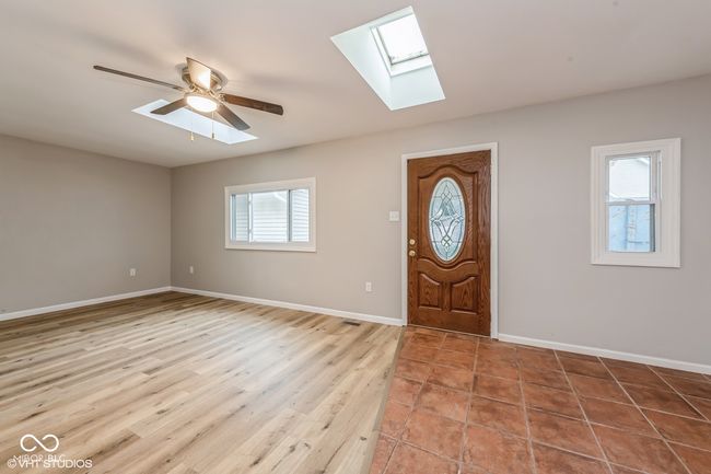 LIVING ROOM | Image 8
