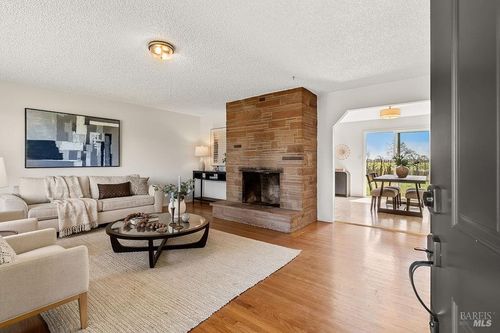 878 Pauline Ct, Santa Rosa, CA, 95401-5654 | Card Image