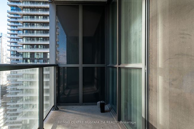 2501 - 88 Blue Jays Way, Condo with 2 bedrooms, 1 bathrooms and null parking in Toronto ON | Image 21