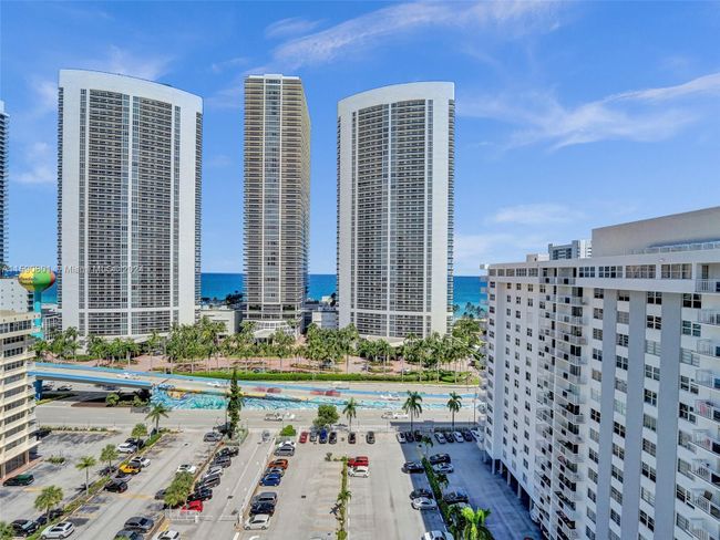 1702 - 1833 S Ocean Dr, Condo with 2 bedrooms, 2 bathrooms and null parking in Hallandale Beach FL | Image 1